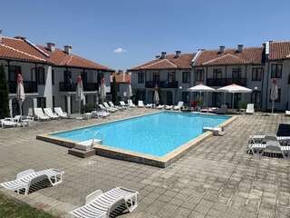 Комплексы для отдыха с коттеджами/бунгало Kalina Complex (House N23) Долна-Баня-0