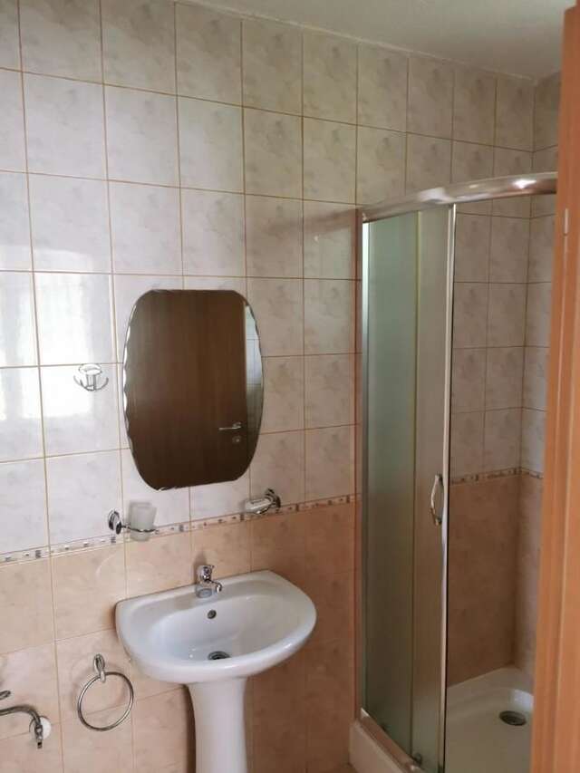 Комплексы для отдыха с коттеджами/бунгало Kalina Complex (House N23) Долна-Баня-17